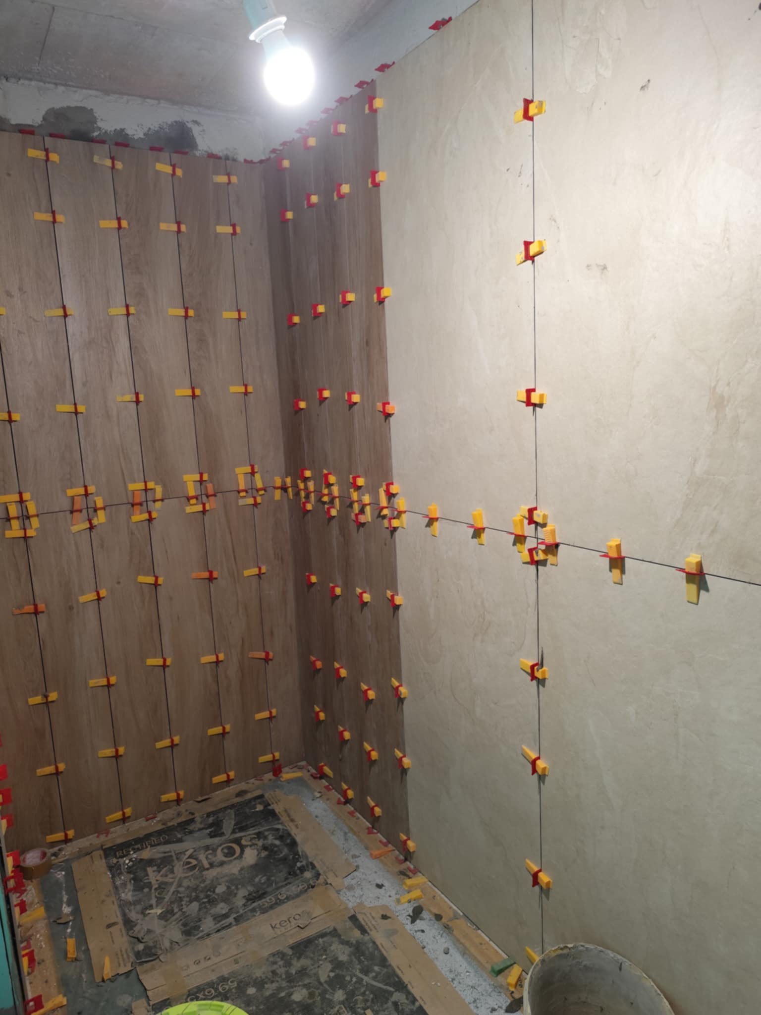 Лепене на плочки - Лозенец