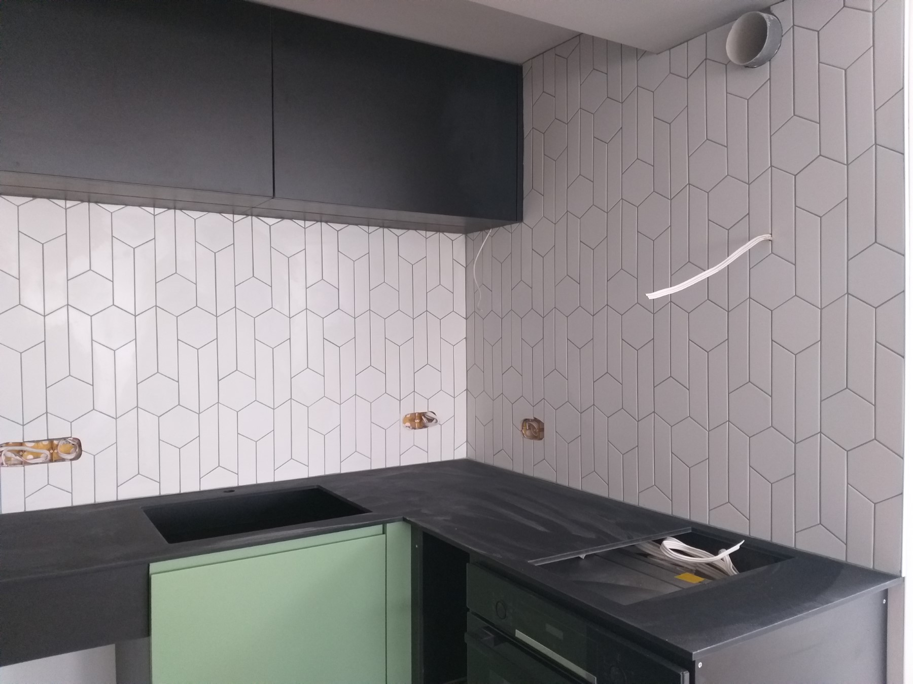 Лепене на плочки - обект Овча купел