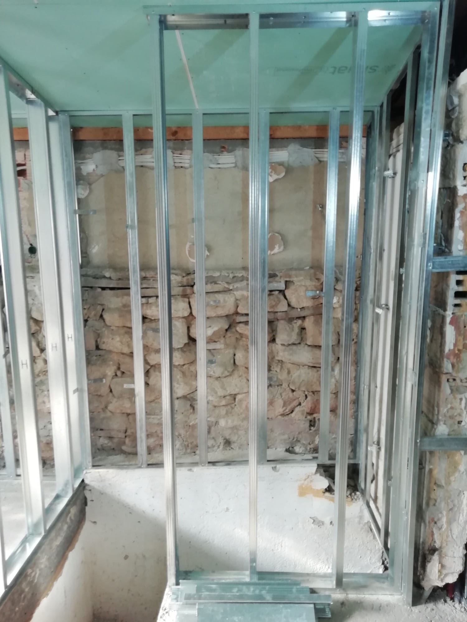 Монтаж на гипсокартон – професионален монтаж